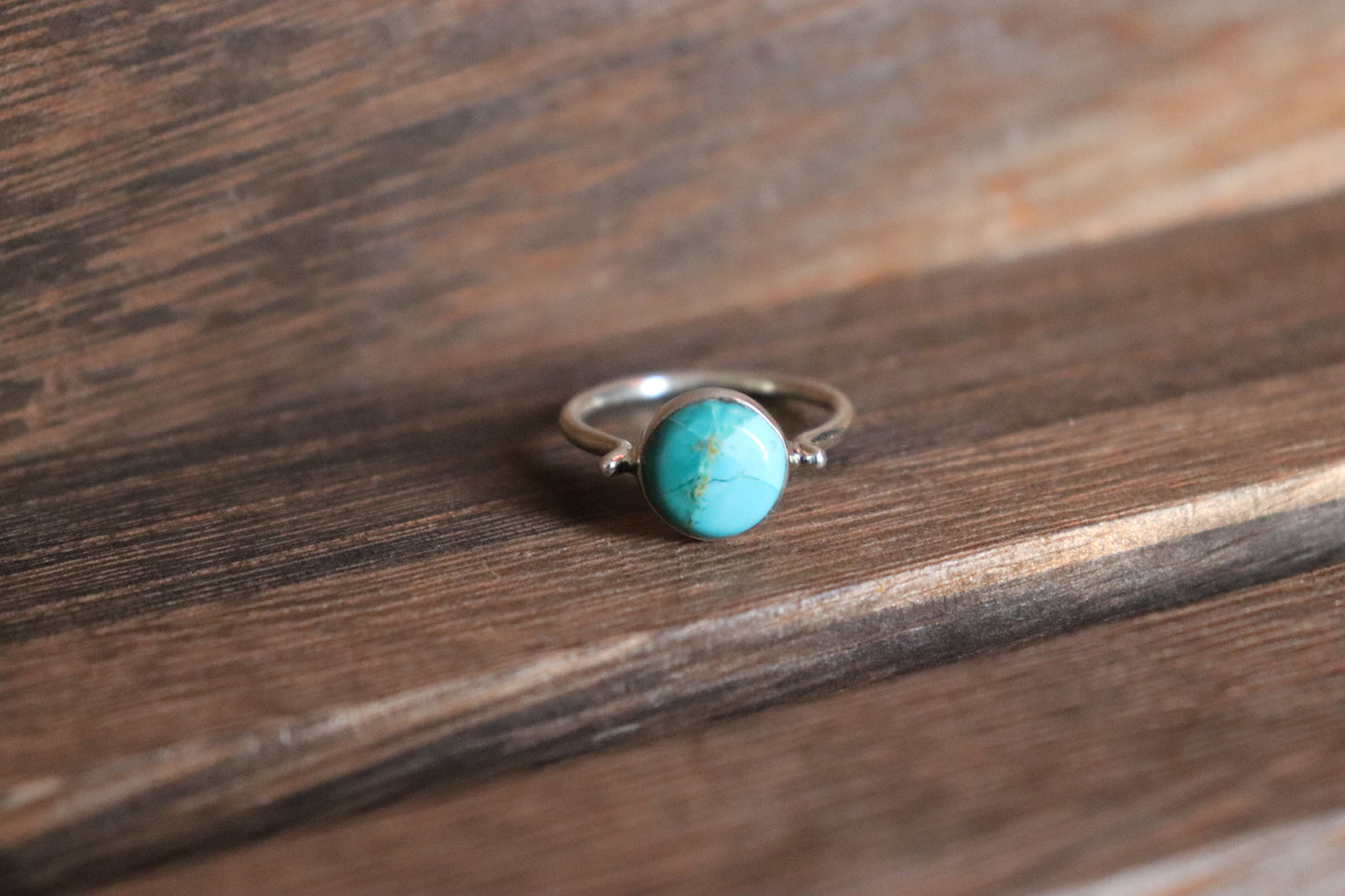 #8 Turquoise Small Circular Ring | Size 9 1/2