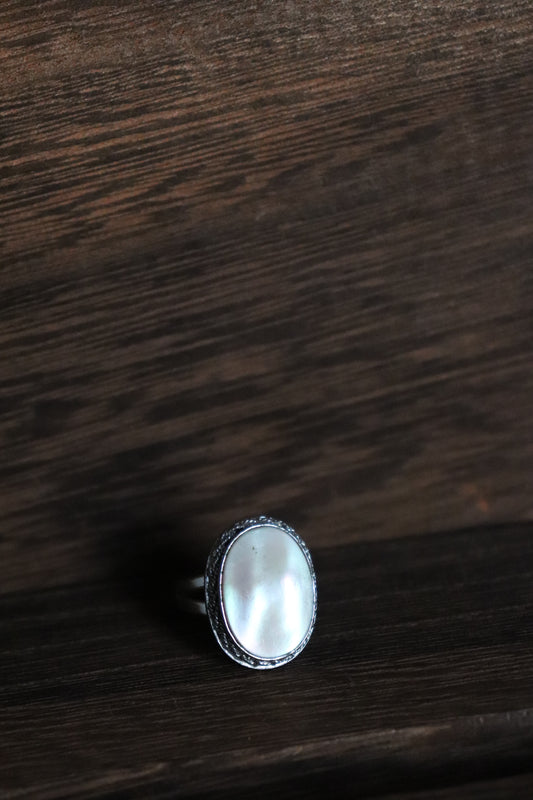 Adjustable Vintage Mother of Pearl Ring